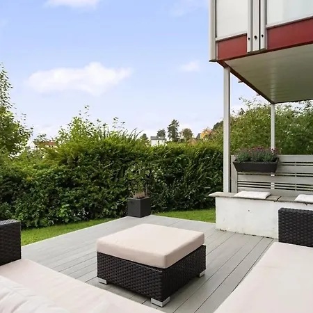 Appartamento Elegant In Bergen- Private Outdoor Patio And Free Parking Bergen