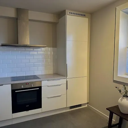 Elegant In Bergen- Private Outdoor Patio And Free Parking Appartement