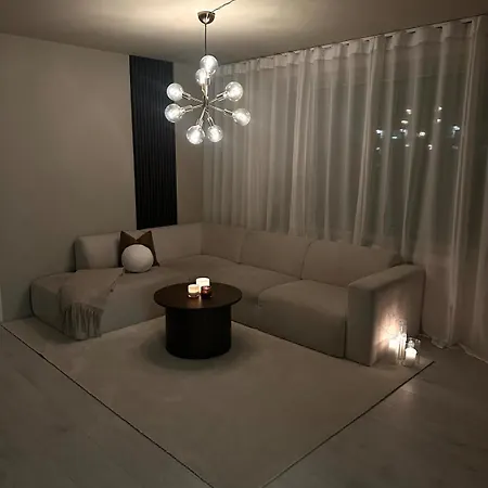 Apartment Elegant In Bergen- Private Outdoor Patio And Free Parking