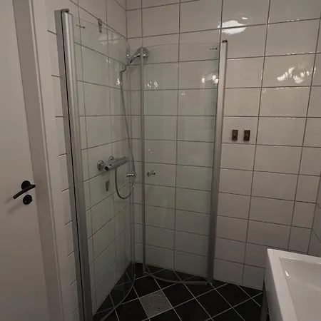 Appartamento Elegant In Bergen- Private Outdoor Patio And Free Parking *