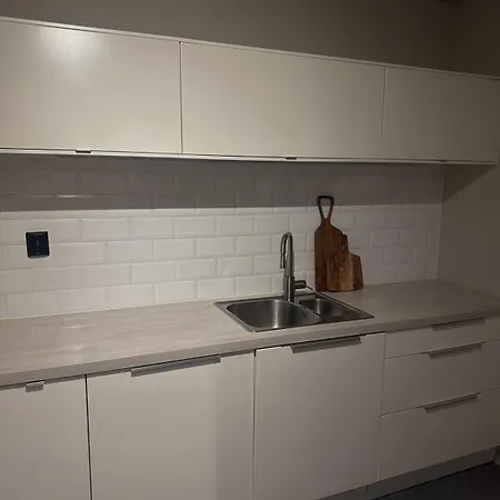 Апартаменти Elegant In Bergen- Private Outdoor Patio And Free Parking