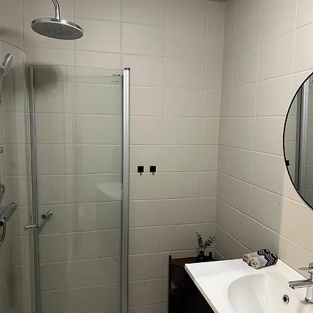 Apartament Elegant In Bergen- Private Outdoor Patio And Free Parking *