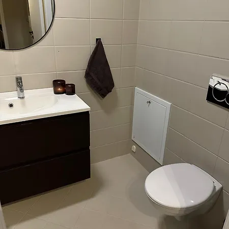 Appartement Elegant In Bergen- Private Outdoor Patio And Free Parking