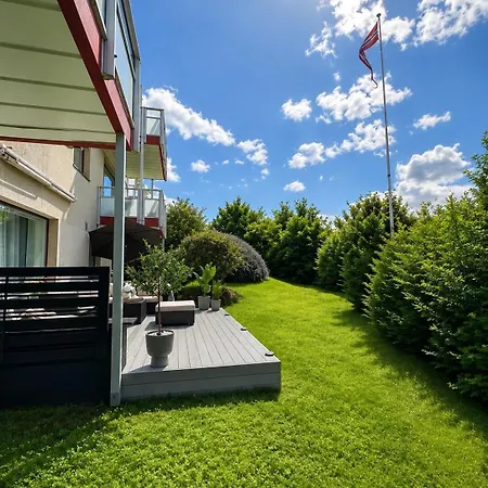 Elegant In Bergen- Private Outdoor Patio And Free Parking Appartement Bergen