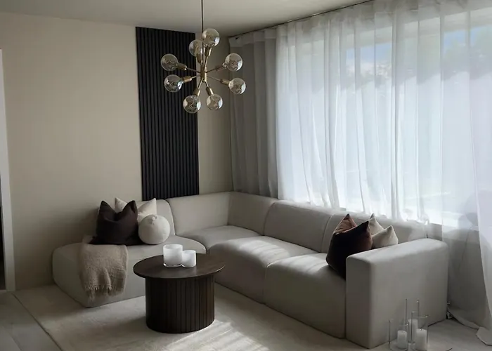 Elegant In Bergen- Private Outdoor Patio And Free Parking