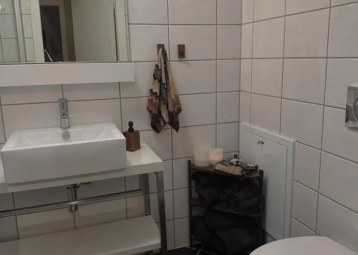 Apartment Elegant In Bergen- Private Outdoor Patio And Free Parking