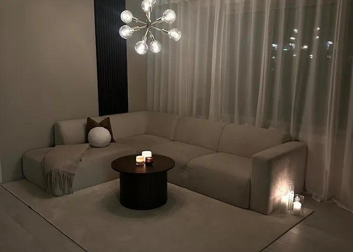 Apartment Elegant In Bergen- Private Outdoor Patio And Free Parking