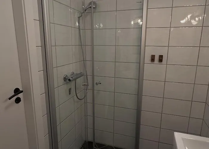 Апартаменты Elegant In Bergen- Private Outdoor Patio And Free Parking *