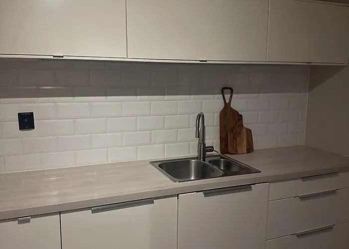 Apartment Elegant In Bergen- Private Outdoor Patio And Free Parking