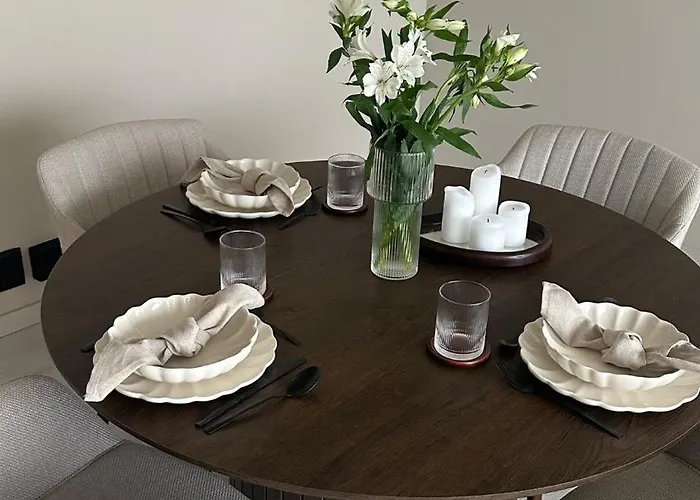 Elegant In Bergen- Private Outdoor Patio And Free Parking Берген